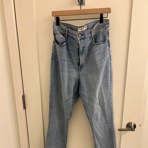 A&F 90s Slim Straight Ultra High Rise Jeans - Curve Love
